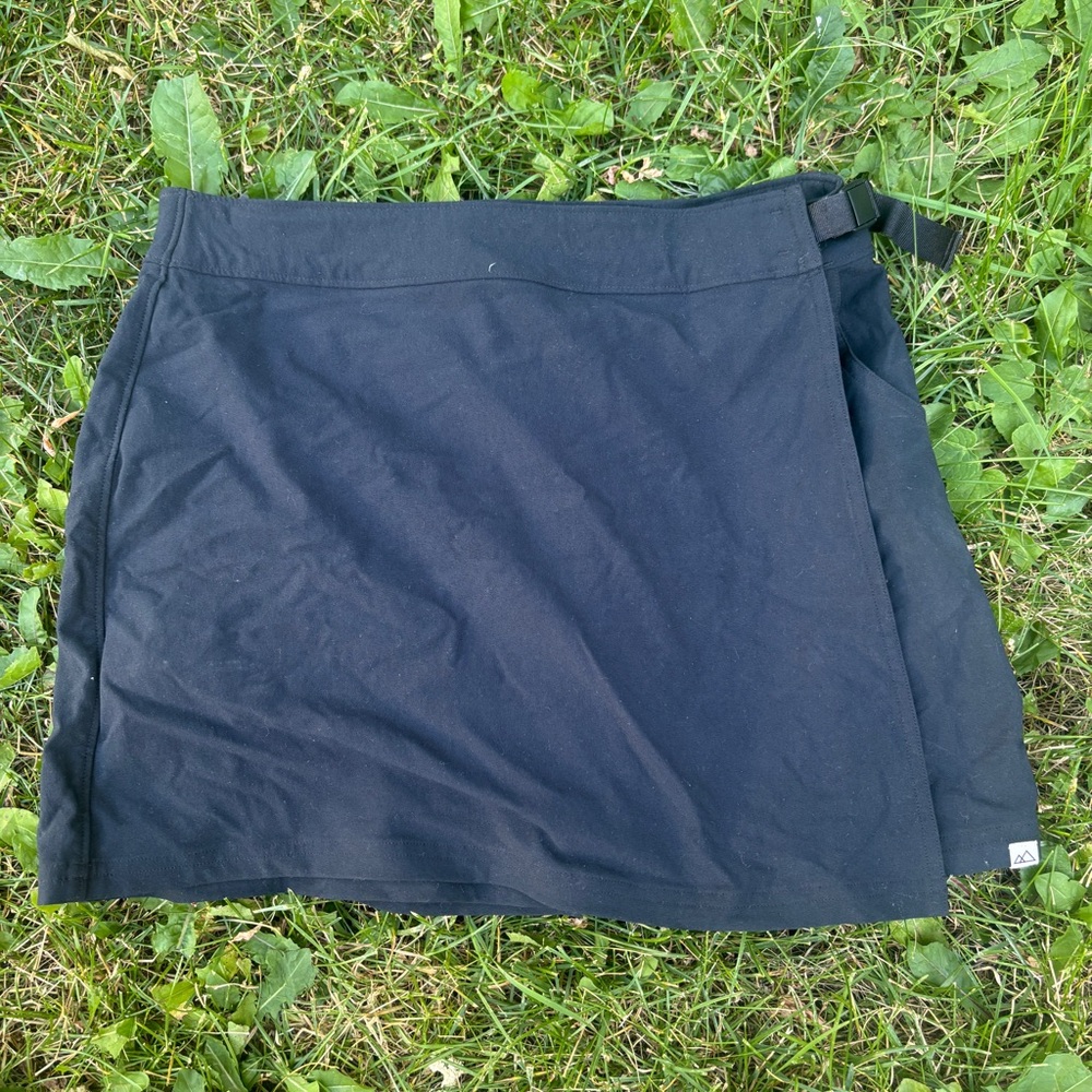 Black Women's Wrap Skirt - Brand Unspecified